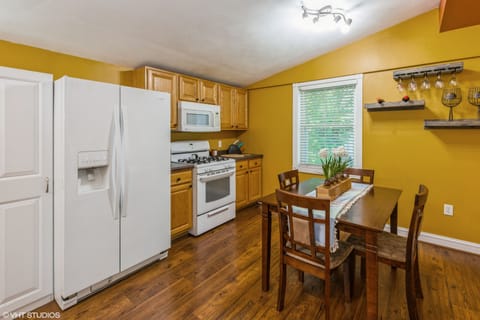 Dining Table in EAT-In Kitchen