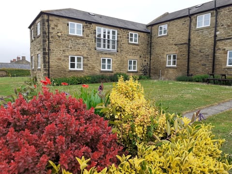Jacobswell House - Exterior