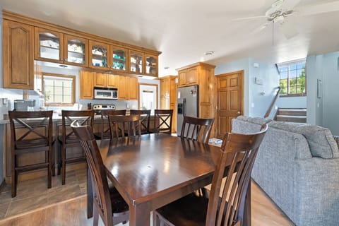 Dining table includes 4 chairs