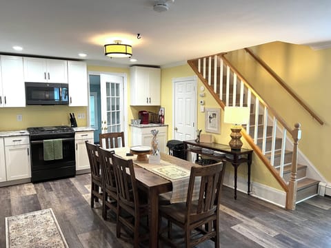 Kitchen & Dining area
