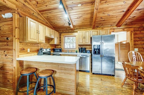 Fully equipped kitchen to prepare all meals.