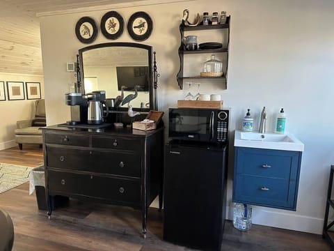 0c77bb06 9382 4319 8d64 a3e8627c556d