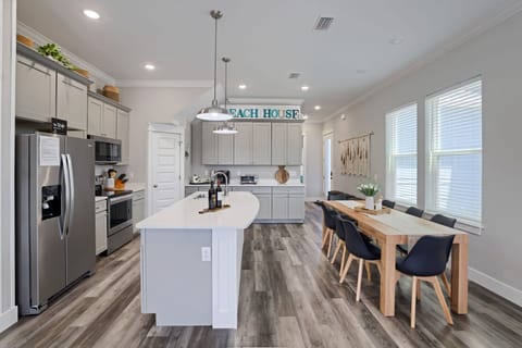 Promising shared meals and cherished memories in a space with warmth 