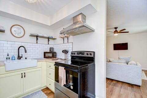 We also provide an assortment of spices and seasonings in the kitchen, please help yourself!