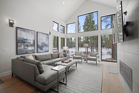 18137 Forestbrook-09