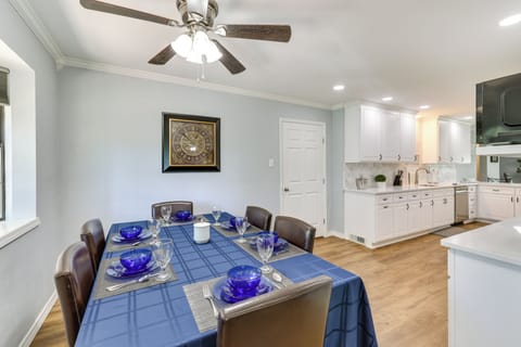 Dining Room | 1st Floor | Dishware & Flatware Provided