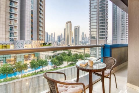 Balcony Bliss: Sip coffee while soaking in stunning Dubai skyline views!