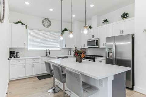 Full kitchen