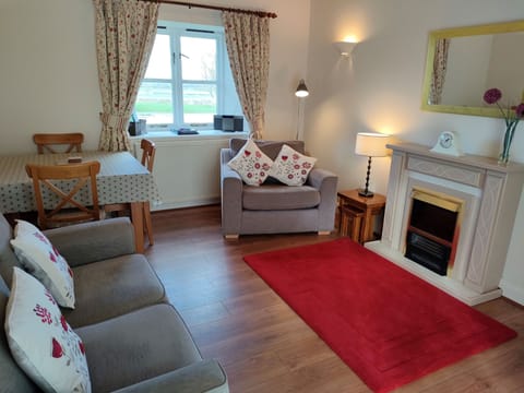 Rose Cottage - Lounge