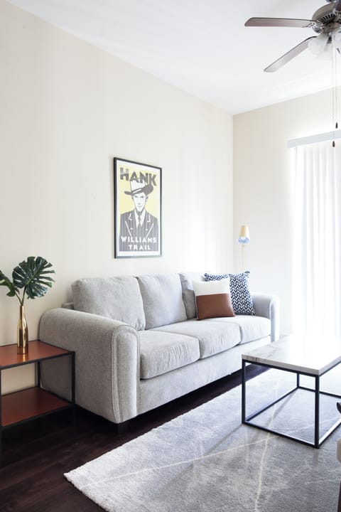 Love the natural light in here!