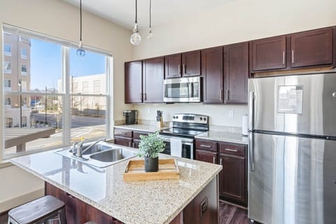 I LOVE this kitchen!!!