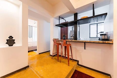 To enjoy a quick snack or coffee