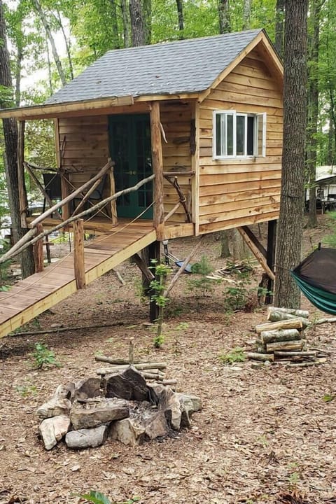You can see the firepit while laying in bed!
