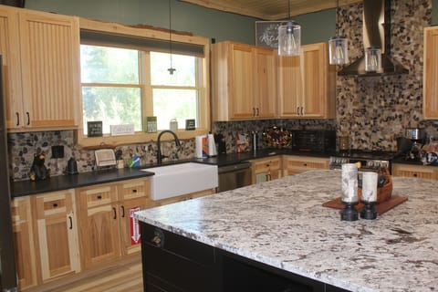 Large island with lots of prep space
