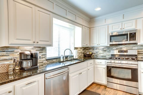 Kitchen | Cooking Basics | Dishwasher | Keurig Combo Drip & Pod Coffee Maker