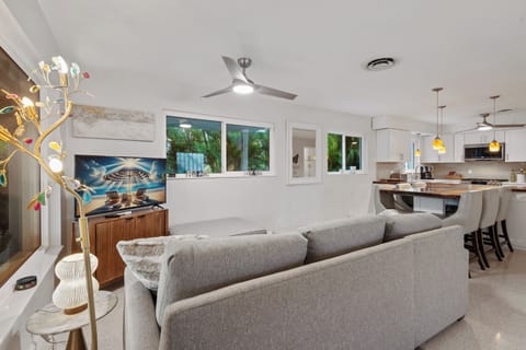 Lower Living Room | Smart TV | Books