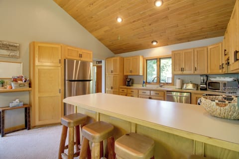 Kitchen | Coffee Maker | Spices | Blender | Crockpot | Toaster | Cooking Basics