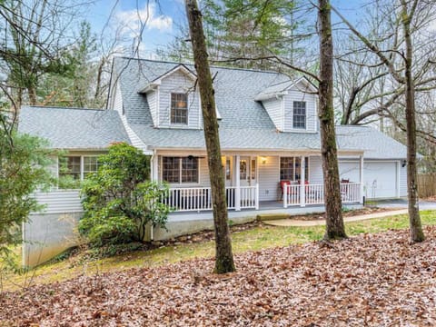 Spacious front yard.