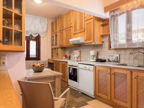 Spacious Kitchen Designed for Comfort & Convenience