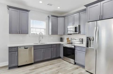 Pleasant Peachy Escape Apartment in New Orleans