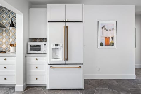 Well-equipped kitchen for all your culinary needs