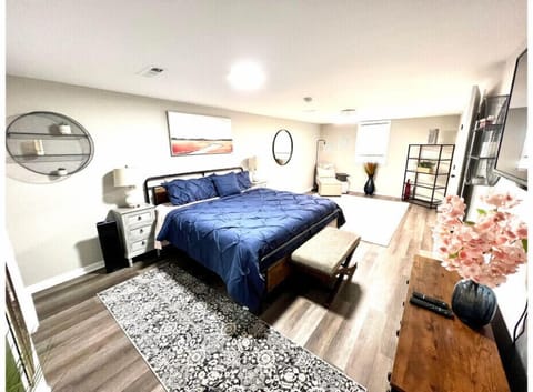 Lower level master suite with 1/2 bath