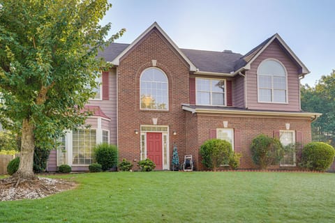Roswell Vacation Rental | 4BR | 2.5BA | 2,498 Sq Ft | 1 Step to Enter