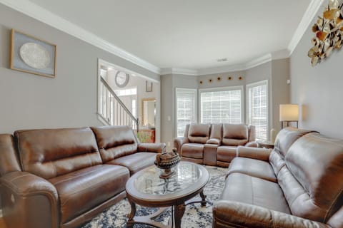 Roswell Vacation Rental | 4BR | 2.5BA | 2,498 Sq Ft | 1 Step to Enter