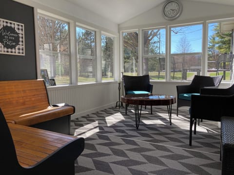 Nice 3-seasons room to visit, read or just relax in.