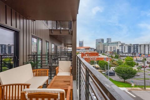 Large balcony with DT views!