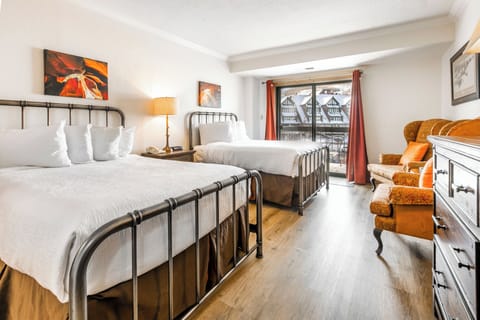 2 Queen Beds