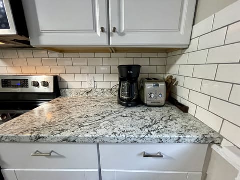 12 cup drip coffee maker; toaster; steak knives