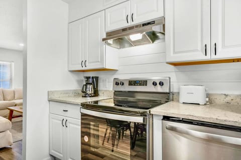 Get ready to cook your favorite meals in this fully equipped kitchen