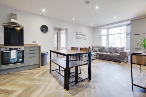 Living Room / Lounge