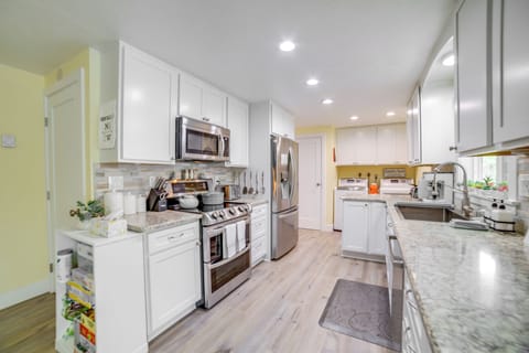 Kitchen | Cooking Basics | Complimentary Spices | Blender | Crockpot