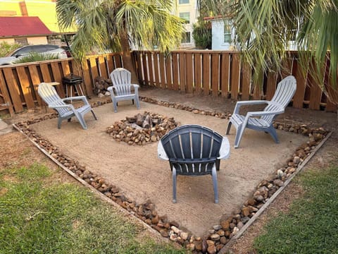 Your evening plans just got a little warmer. Grab a seat by the fire, soak in the fresh air, and enjoy the simple magic of a night under the stars.