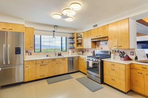 Kitchen | Cooking Utensils | Toaster | Dishware & Flatware