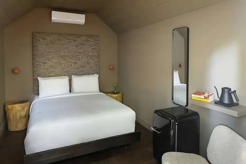 Unit with Queen size bed