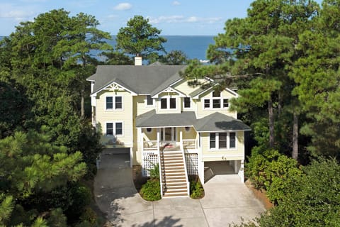 CL547: Animal House | Front Exterior