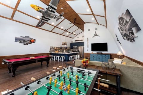 Casa del Avion - What a cool place to hangout with friends and family!