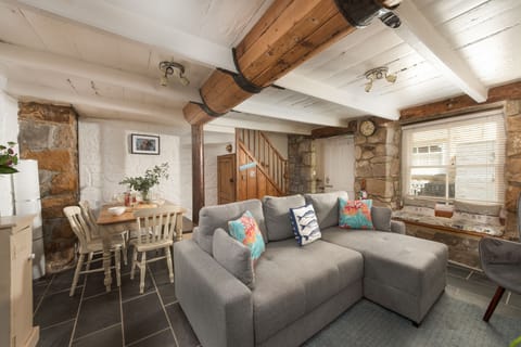 Living and dining areas - Old Arch Cottage, The Digey
