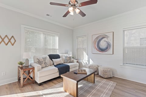Bright, airy and open concept living, dining and kitchen areas.