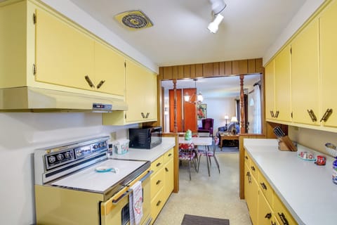 Kitchen | 2-Story House