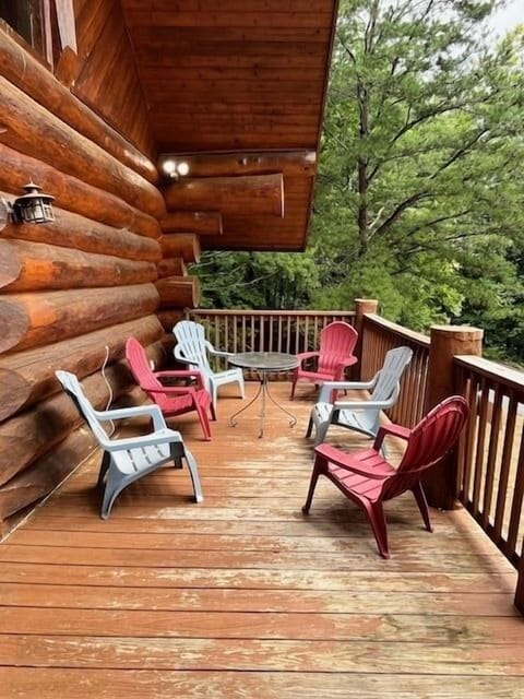 Indoors, Desk, Furniture, Table, Chair