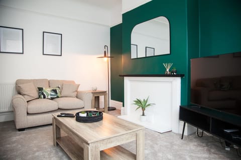 Living Room / Lounge