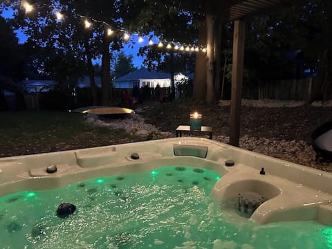 Hot tub (7 person)
