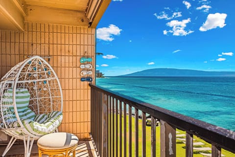 Lounge on the balcony