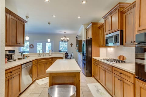 Fully Equipped Kitchen | Keyless Entry