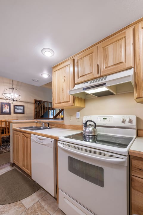 lens-collective-real-estate-photography-services-154-wheeler-place-unit-300-copper-mountain-colorado-80443-10