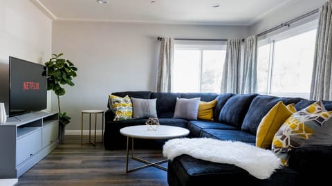 Comfy couch, big screen, endless options. Netflix nights just got better.  Reserve now! #travelsgvcertified